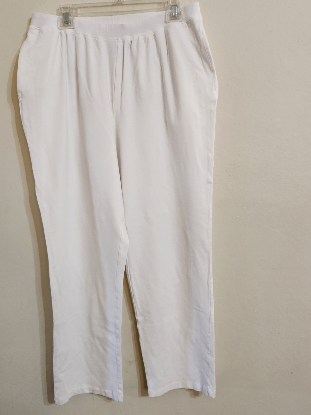 Liz & Me White Straight-Leg Pants with Subtle Pleats